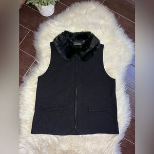 Elite Sports black faux fur collar wool vest sz Medium